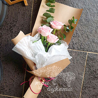 Мини-букет из 3 розовых роз
