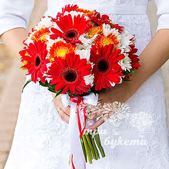 Букет невесты из гербер и хризантем